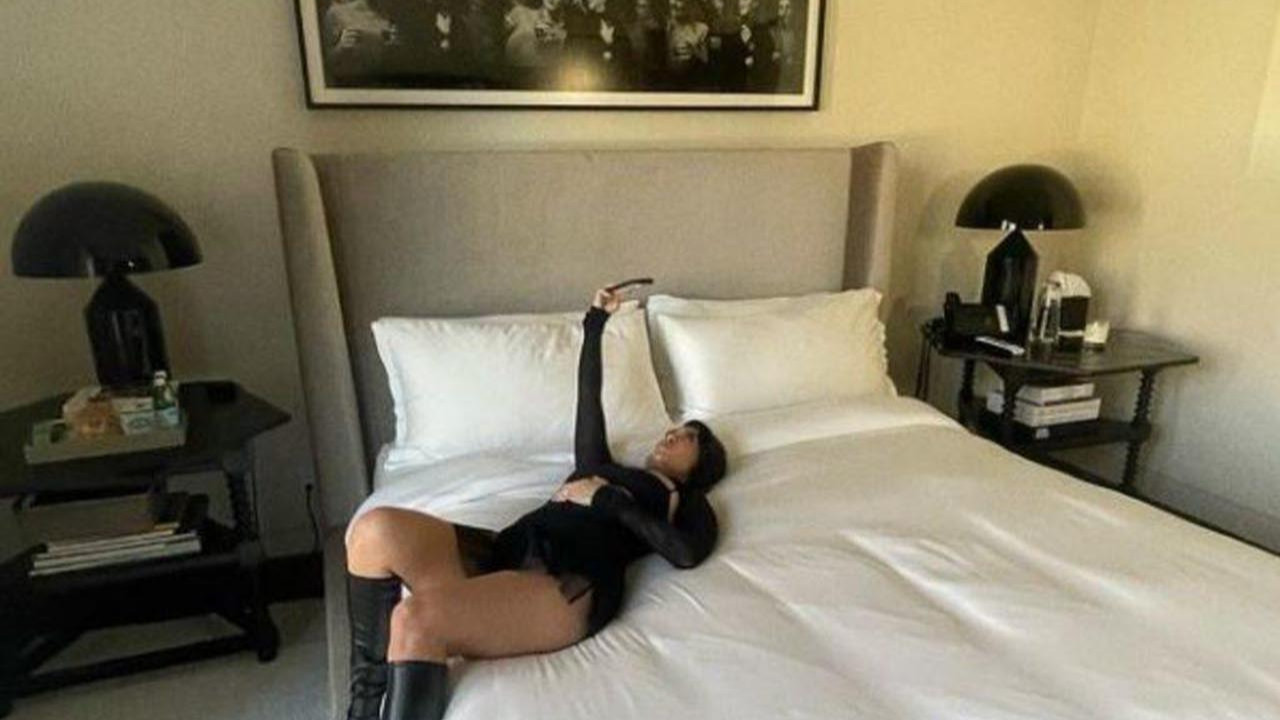 Kourtney Kardashian'ın süper minili cesur paylaşımı sosyal medyayı salladı