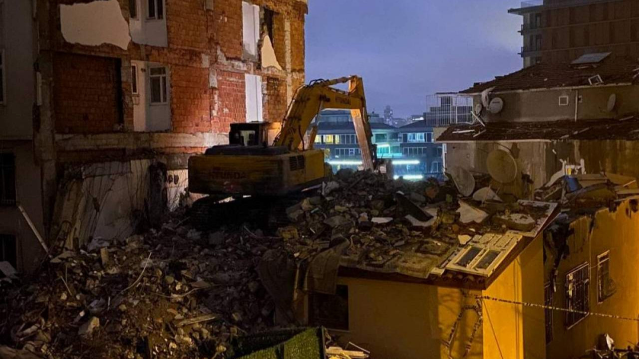 İstanbul'da patlama yaşanan bina yıkıldı