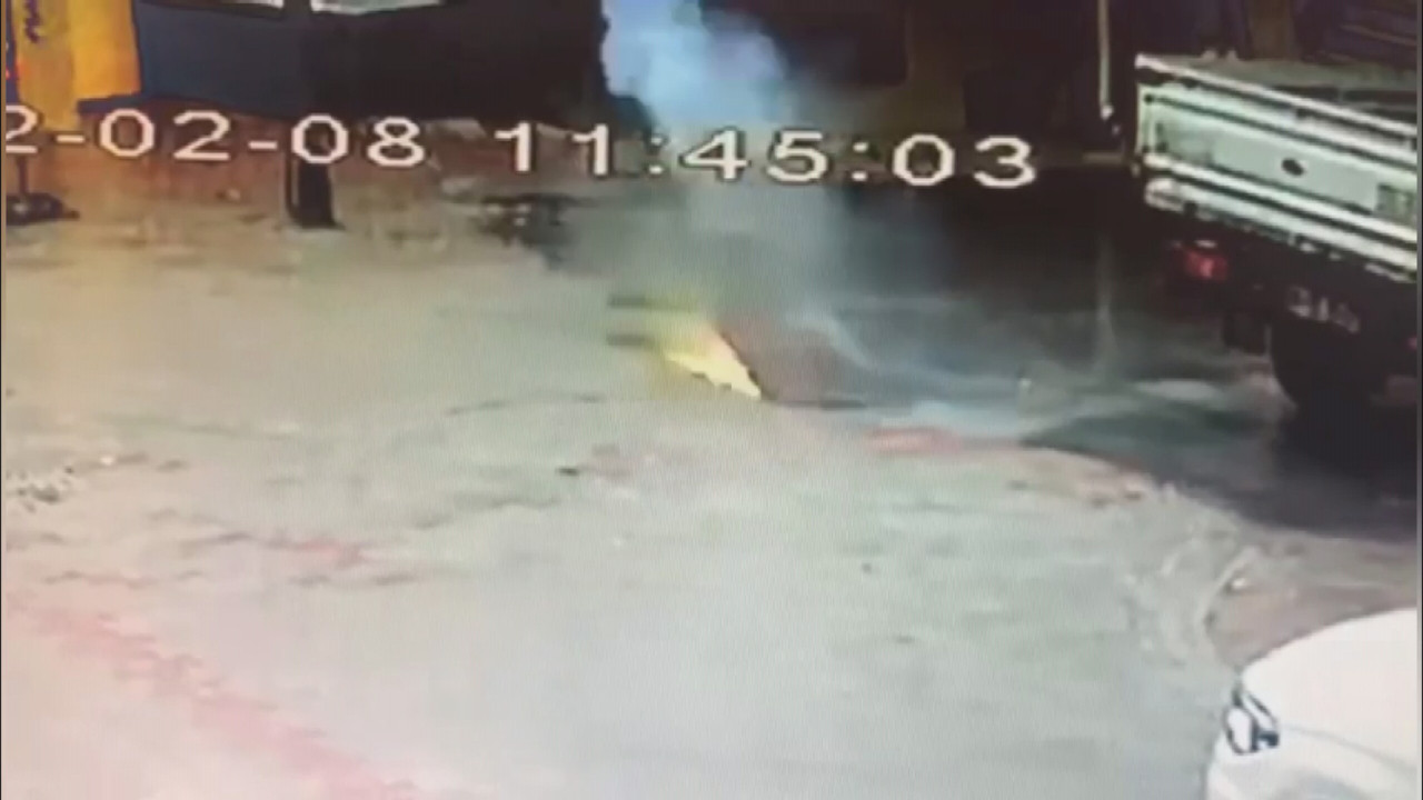 İstanbul'da korkutan patlama! Rögar kapağı yerinden fırladı