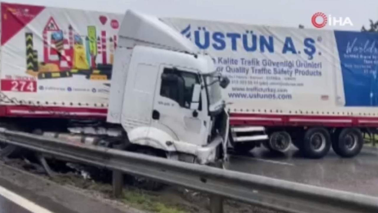 İstanbul'da trafiği kilitleyen kaza