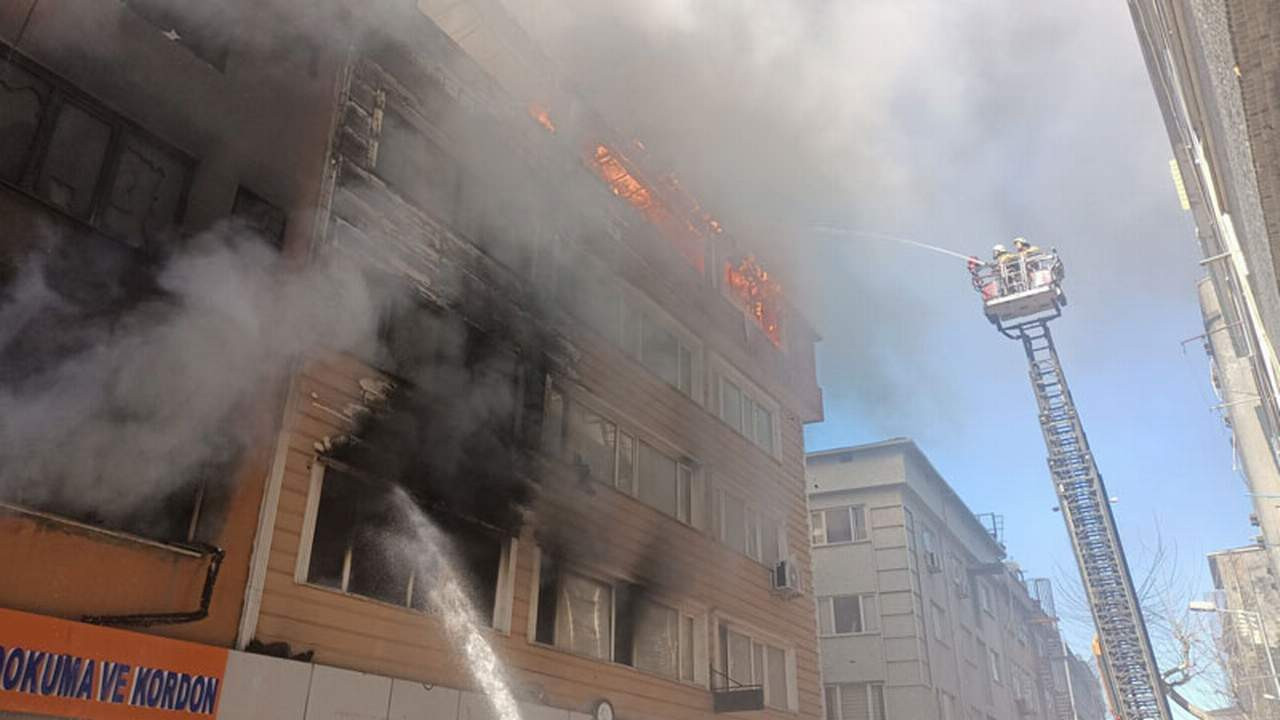 İstanbul'da yangın paniği