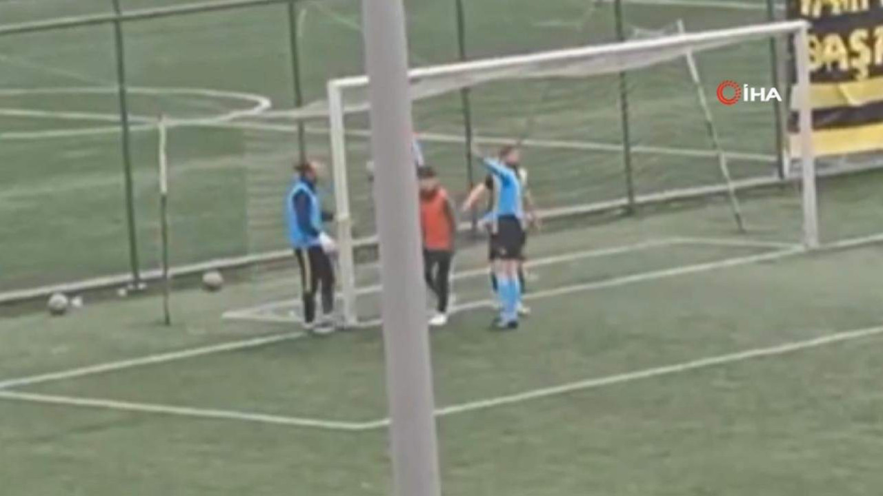 Kaleye giden topu kaleci yerine top toplayıcı kurtardı, saha bir anda karıştı