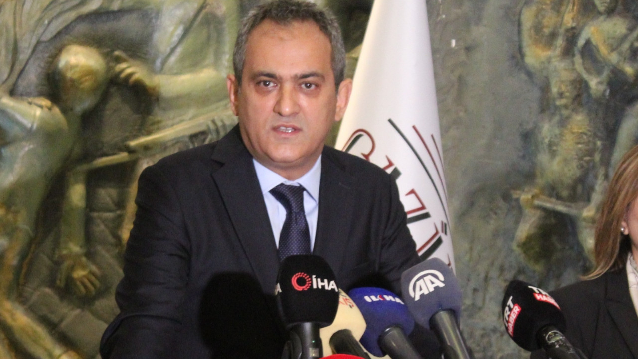 Milli Eğitim Bakanı Özer: ''Sınavsız kariyer olmaz!''