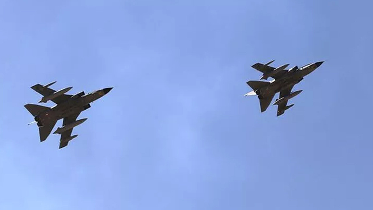 Karadeniz'de sıcak dakikalar: Savaş uçakları alarm konumuna geçti