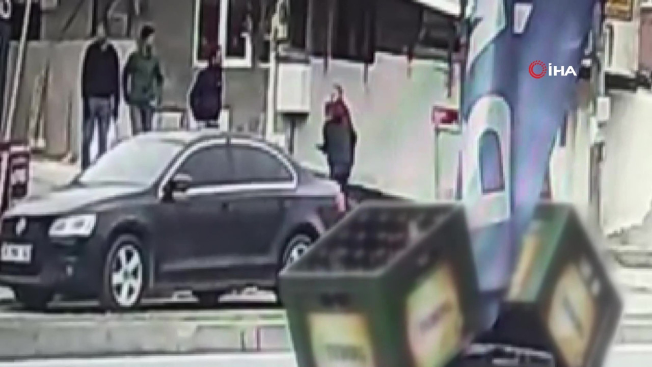 İstanbul'da polis merkezi önünde silahlı saldırı!