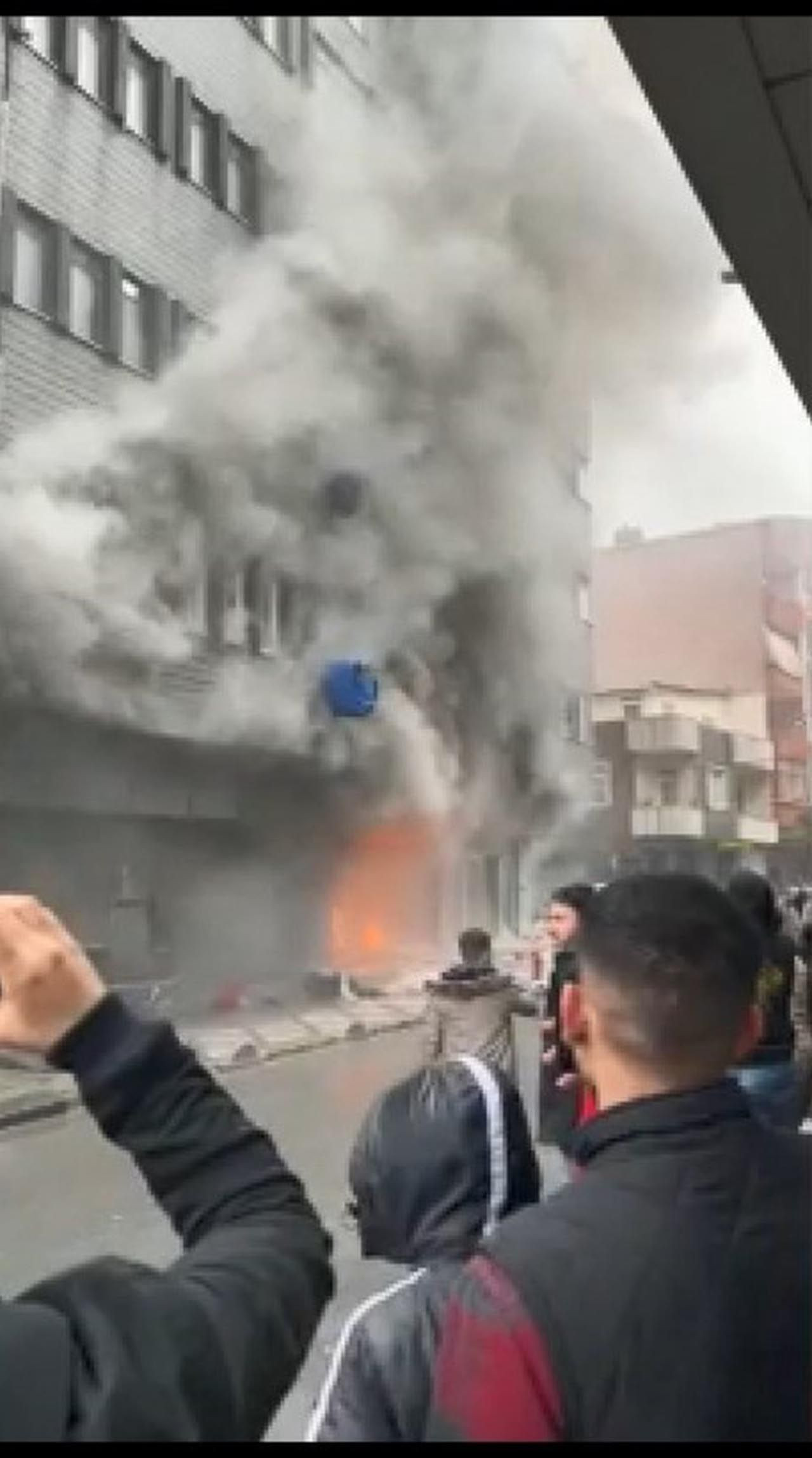 İstanbul'da tekstil fabrikasında yangın paniği - Resim: 1