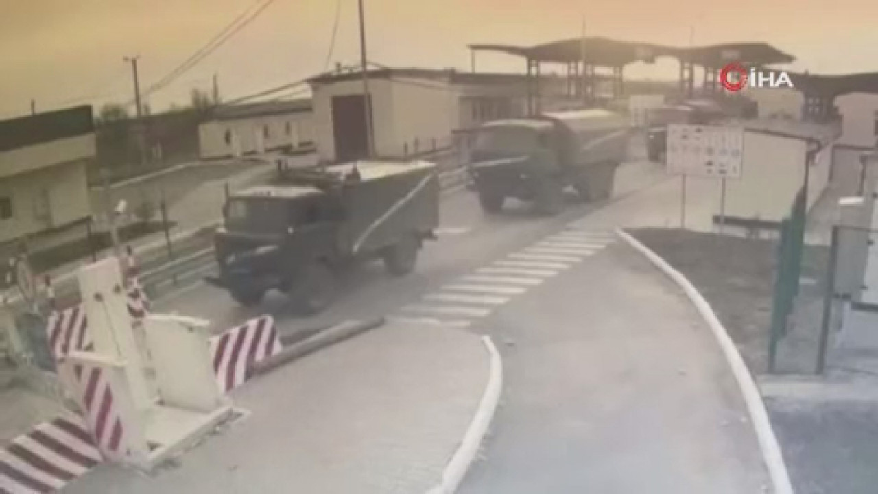 Rus tanklarının sınırı geçtiği anlar kamerada