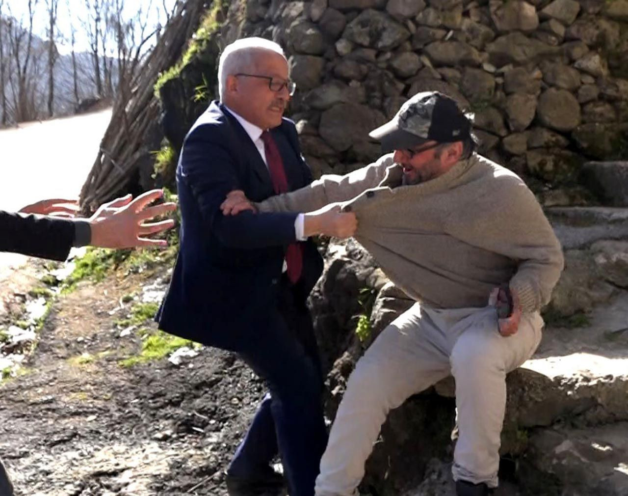 Belediye başkanı vatandaşı tartaklayıp, tehdit etti - Resim: 4