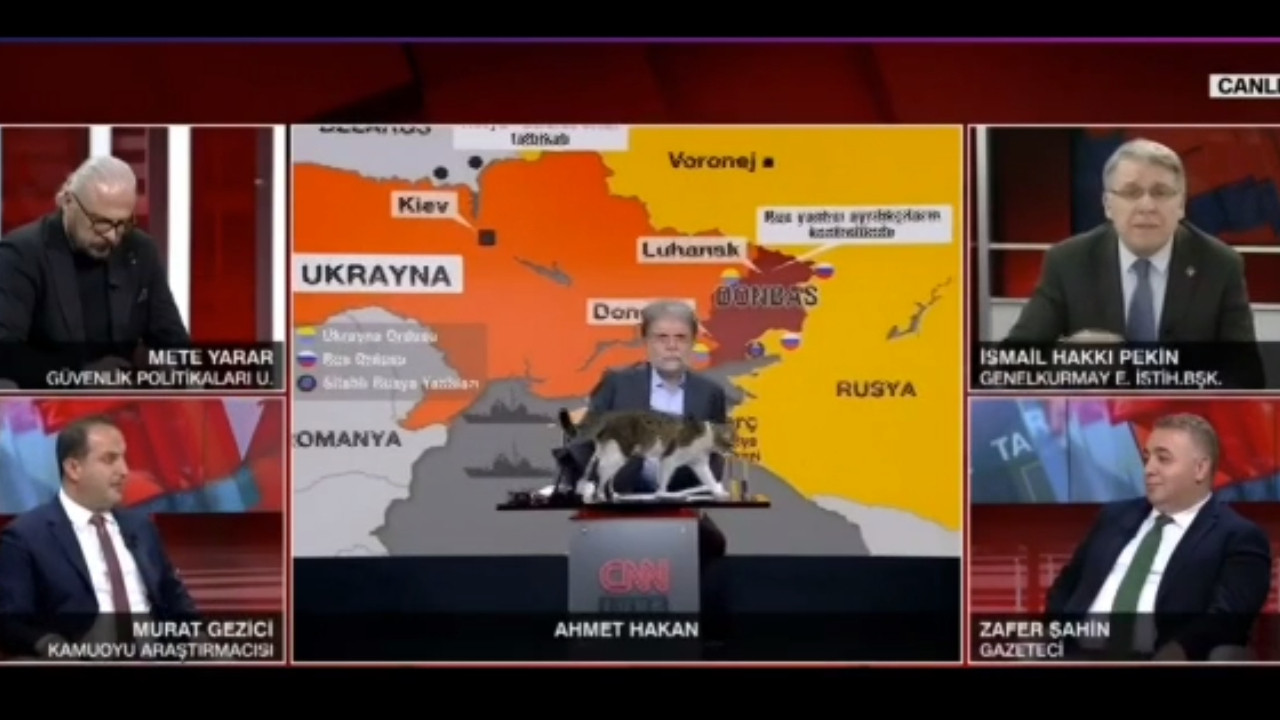 CNN Türk'te canlı yayında Ahmet Hakan'ın zor anları...