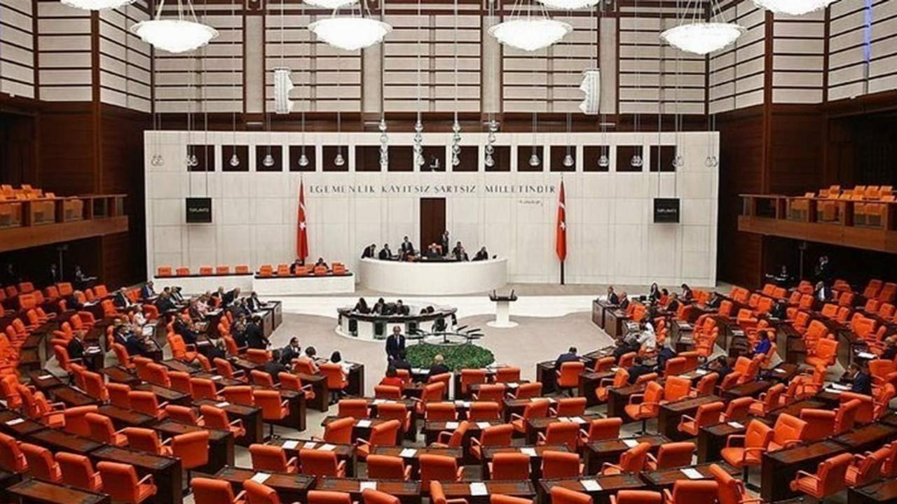 AK Parti'den anayasa değişikliği açıklaması
