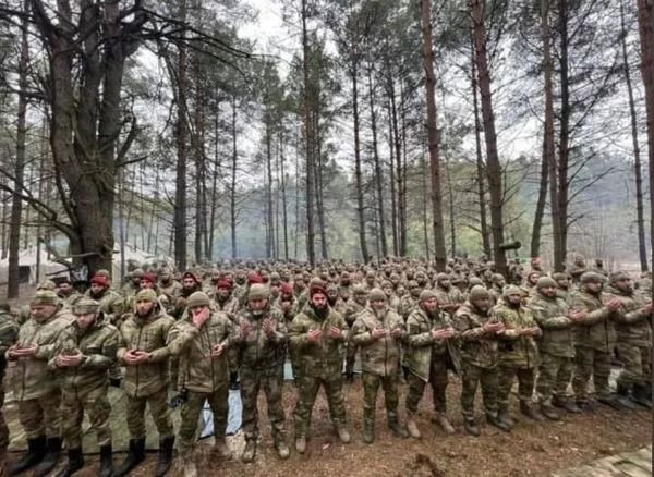 Rus yanlısı Çeçen lider Kadirov'un lüks botları olay oldu: Şeytan Prada Giyer - Resim: 4