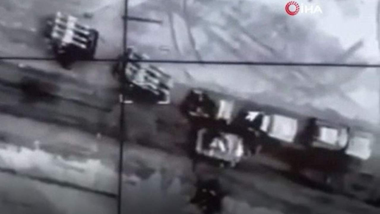 Türk SİHA'larının Rus konvoyunu vurduğu anlar kamerada