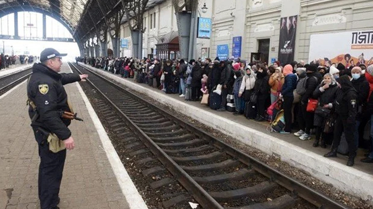 Ukrayna'daki Türk vatandaşlarına trenle tahliye