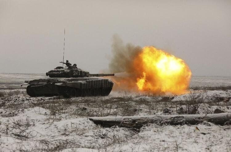 Rus tanklarının üzerinde şimdi de gizemli V işareti - Resim: 2
