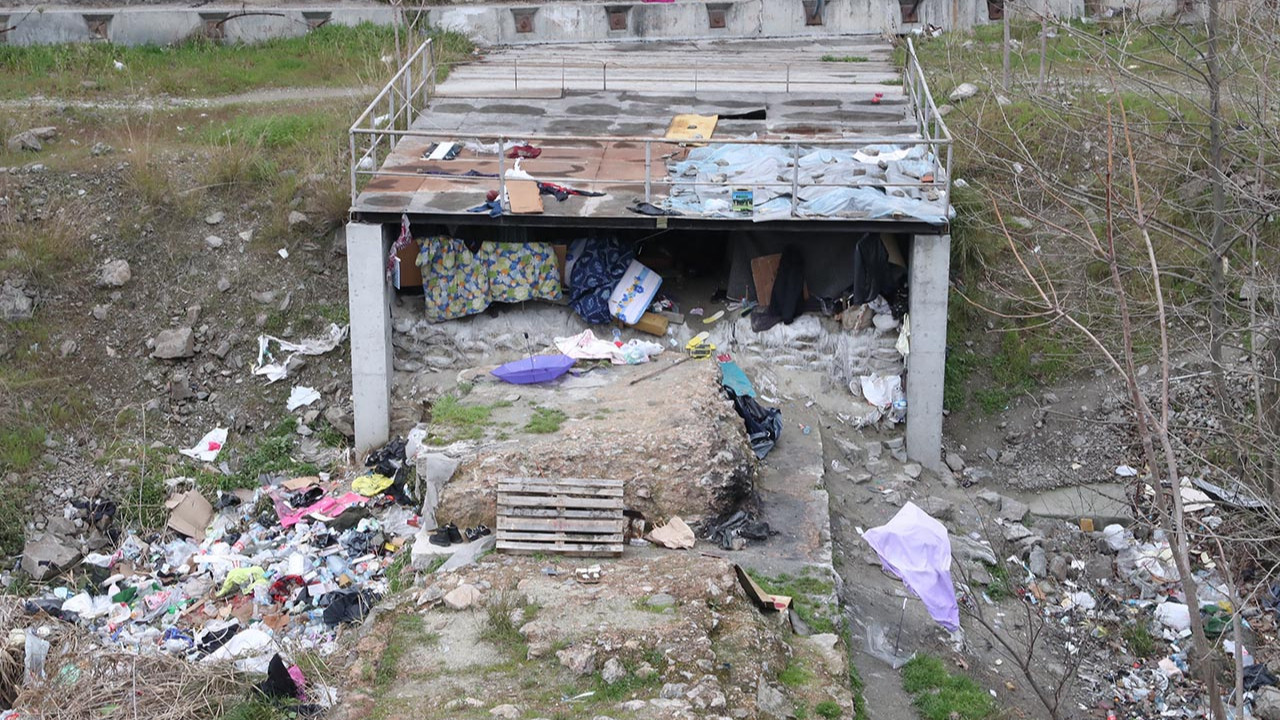 İstanbul'un en eski kalıntıları evsizlerin mekanı oldu