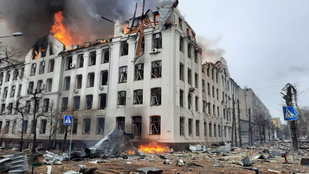 Ukrayna alev alev! Harkov'da emniyet ve üniversite binası vuruldu