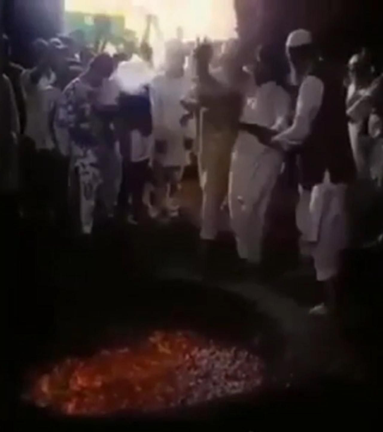 Şaşkın tarikat, ayinde ateşe düştü! - Resim: 4