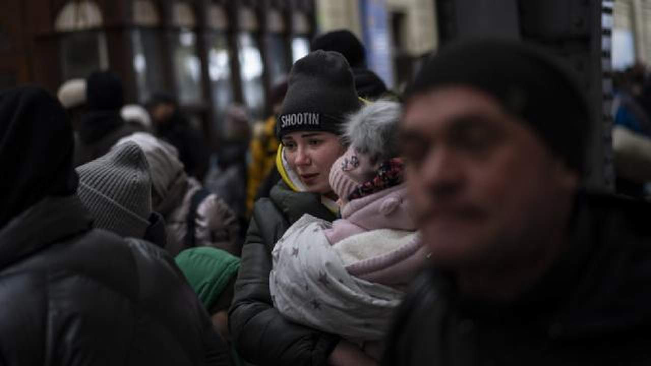 Ukrayna'dan kaçan kişi sayısı açıklandı