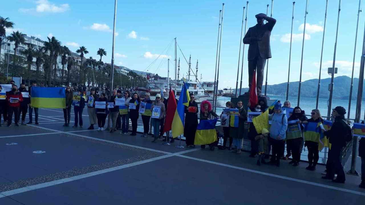 Marmaris’te yaşayan Ukraynalılar barış çağrısı yaptı