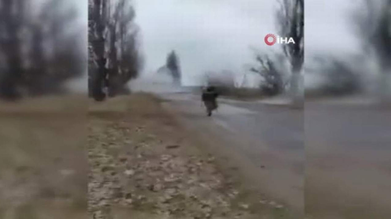 Ukrayna askerleri ve siviller, Rus askerlerin böyle tuzağa düşürdü