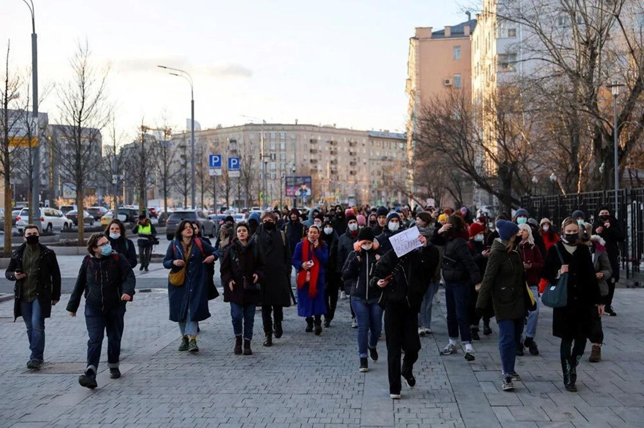 Rusya'da savaş karşıtı gösterilerde binlerce gözaltı - Resim: 3
