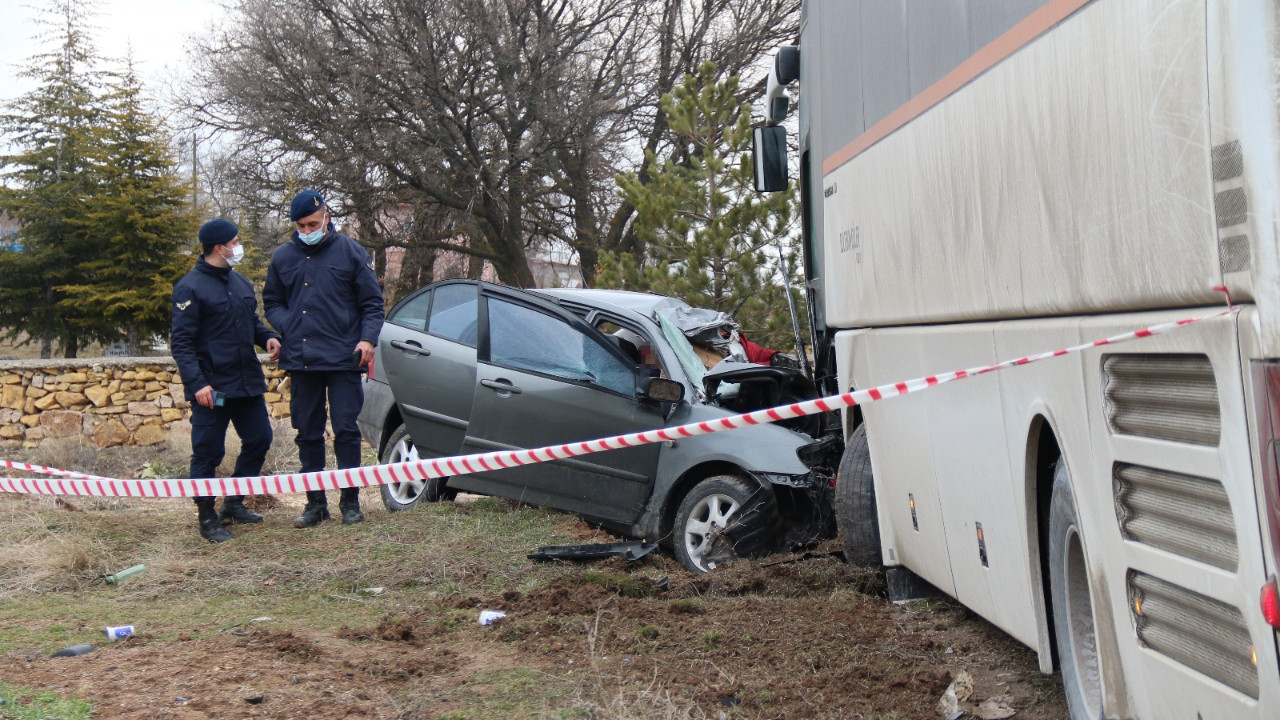 Eskişehir'de peş peşe kaza: 3 ölü, 3 yaralı