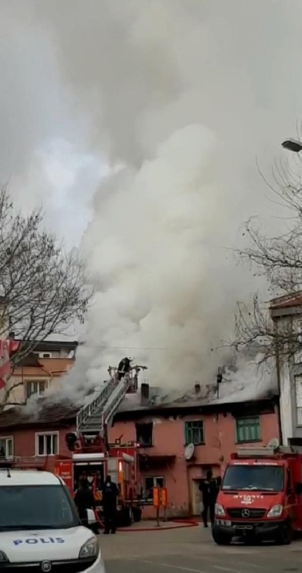 Alevlerin gökyüzünü sardığı yangından skandal görüntüler