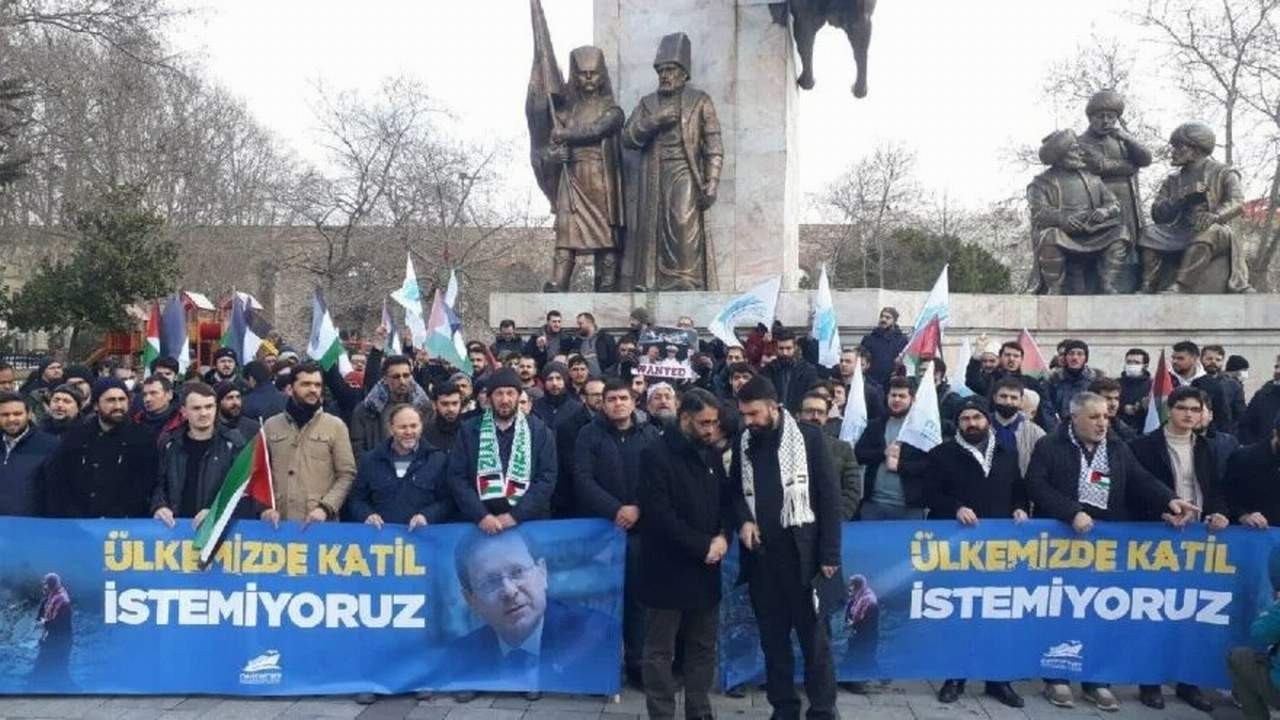 İstanbul’da Herzog protestosu