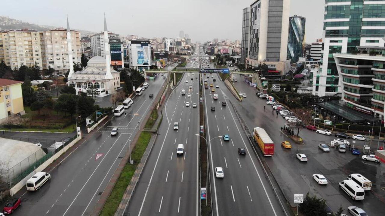 İstanbul’da ''kar'' önlemleri sonrası yollar boş kaldı - Resim: 4