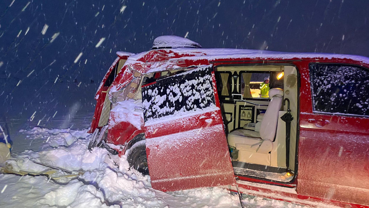Nevşehir'de TIR ile minibüs çarpıştı: 1 ölü, 5 yaralı