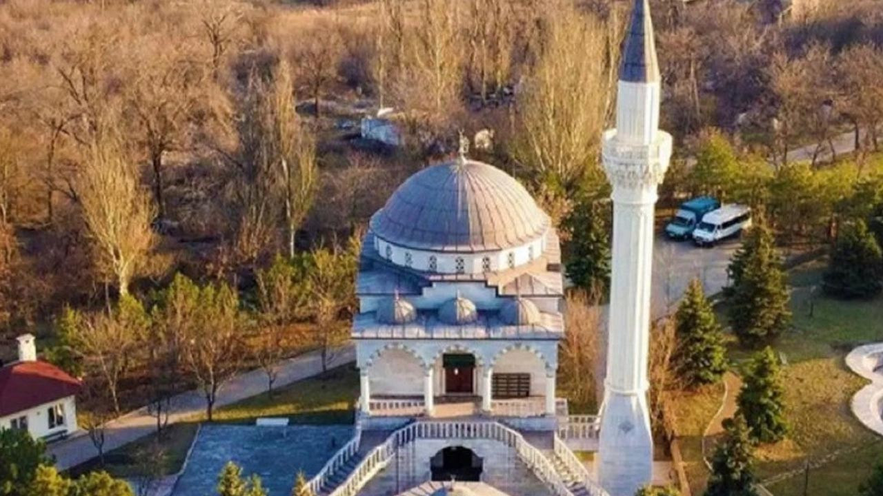 Ukrayna'daki savaşta bombalandığı iddia edilen Süleyman Camii hakkında açıklama