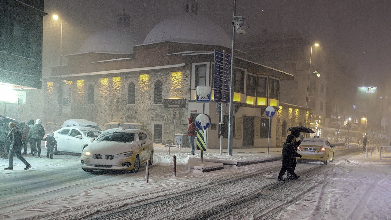 Bitti sanıyorsanız yanılıyorsunuz ! İstanbul için yeniden kara kış uyarısı