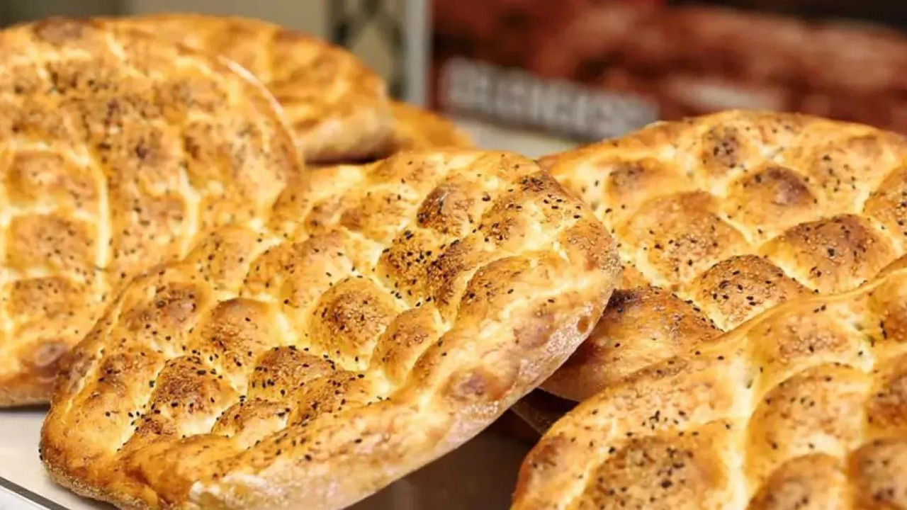 İstanbul'da Halk Ekmek büfelerinde Ramazan pidesinin fiyatı belli oldu