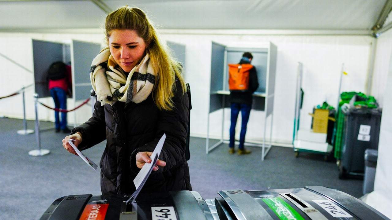 Hollanda'da seçimlerin galibi belli oldu