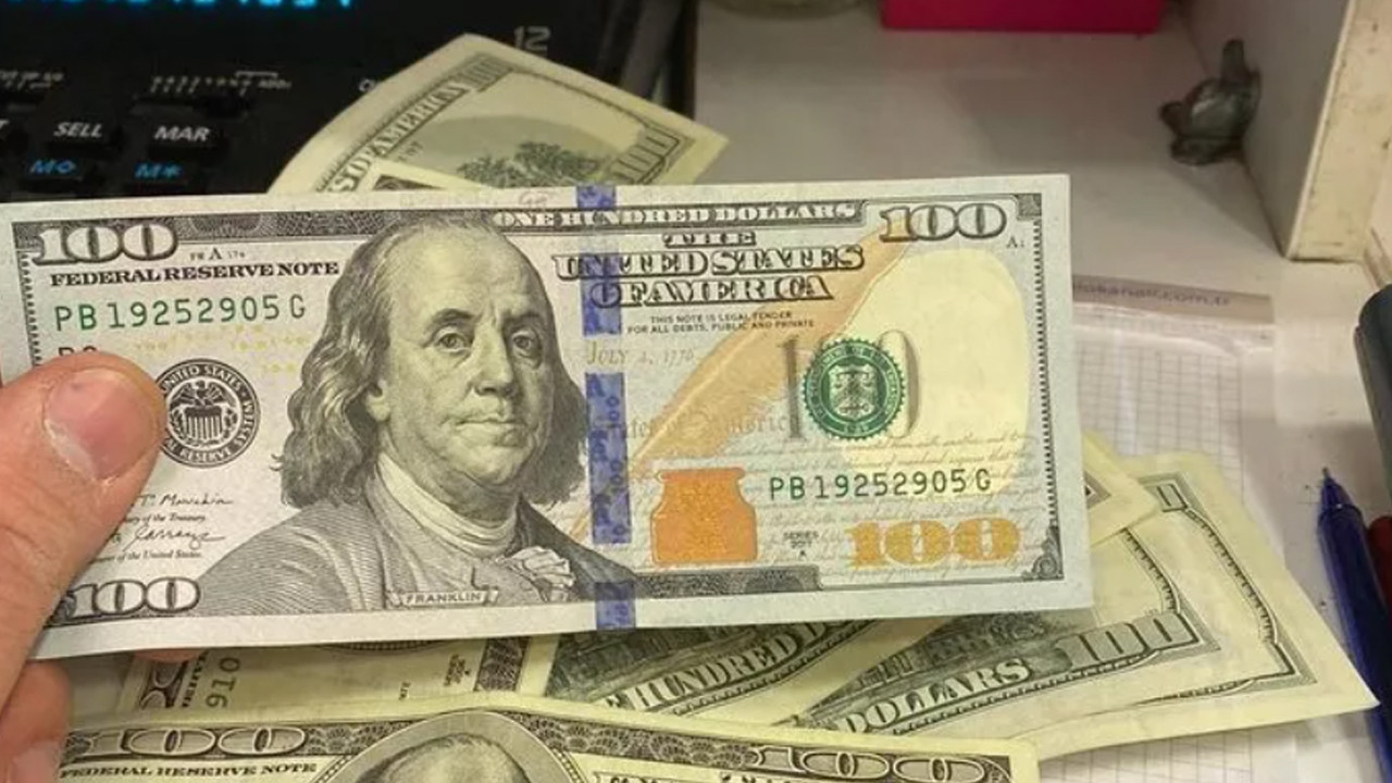 Cihazdan geçen sahte dolar esnafı bezdirdi: İşte sahte doları ayırt etmenin tek yöntemi!