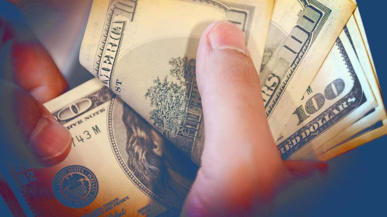 Ünlü ekonomist Selçuk Geçer yıl sonu dolar tahminini açıkladı