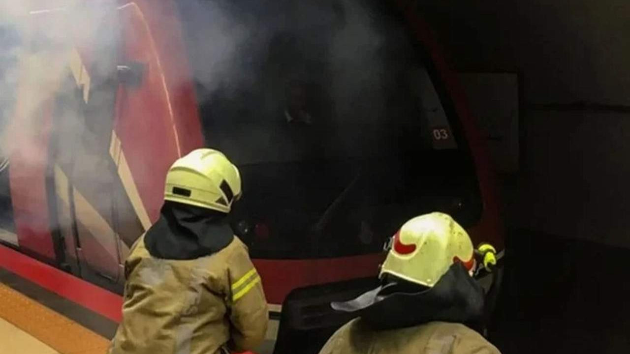 İstanbul'da metro durağında yangın!