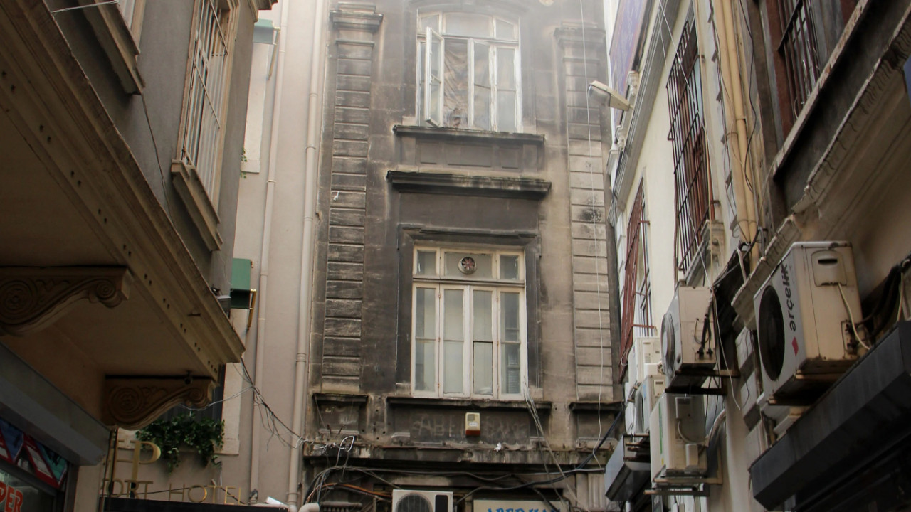 İstanbul'daki tarihi handa yangın