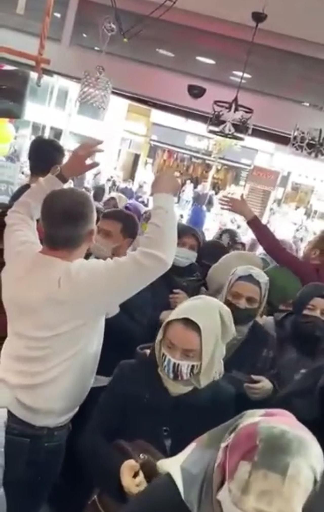 İstanbul'da ucuzluk izdihamı! İndirimi duyan koştu - Resim: 1