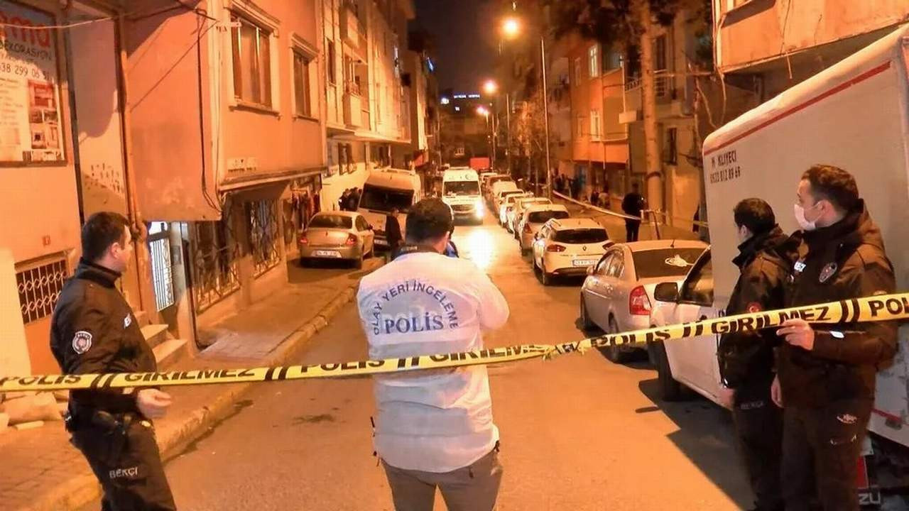 İstanbul'da dehşet! Eşi ve komşusunu katledip, intihar etti