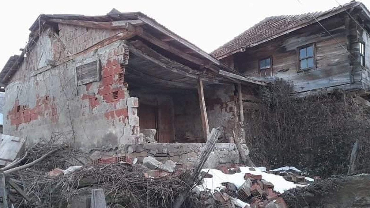 Sinop'ta heyelan kabusu: 5 ev kullanılamaz hale geldi