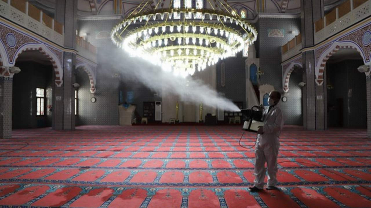 Kartal’da Ramazan Ayı Öncesi Camiler Dezenfekte Edildi