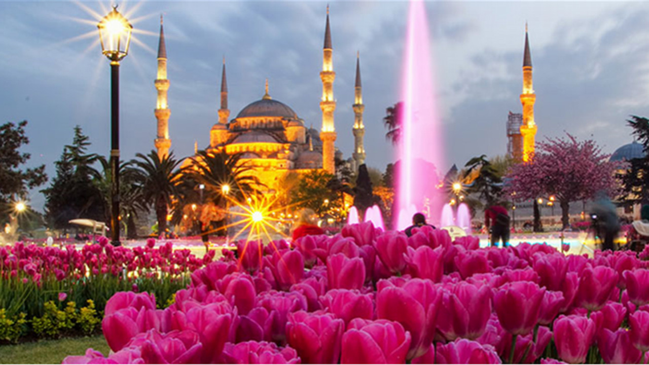 Bunu da gördük: İstanbul Büyükşehir Belediyesi'ne Sultanahmet Meydanı yasaklandı