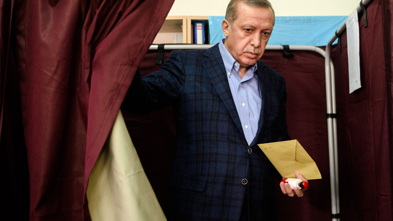 AK Parti'nin 1 yılda kaybettiği oy oranı hesaplandı