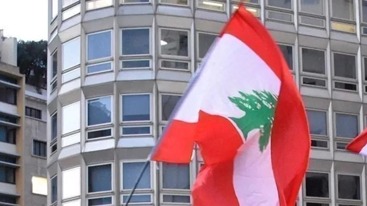 Canlı yayında ülkenin iflas ettiğini duyurdu