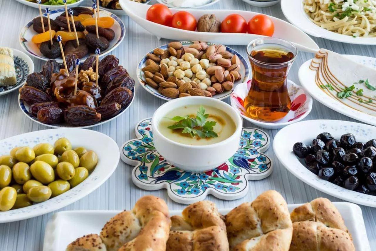 İftar ve sahurda ne yemeli, ne yememeli? Uzmanı tek tek açıkladı