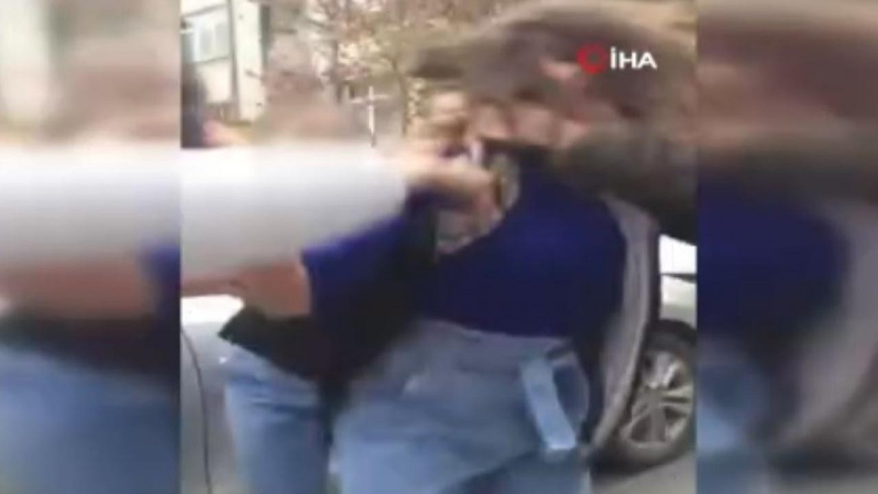 İstanbul'da kız çocuklarının saç saça baş başa kavgası kamerada