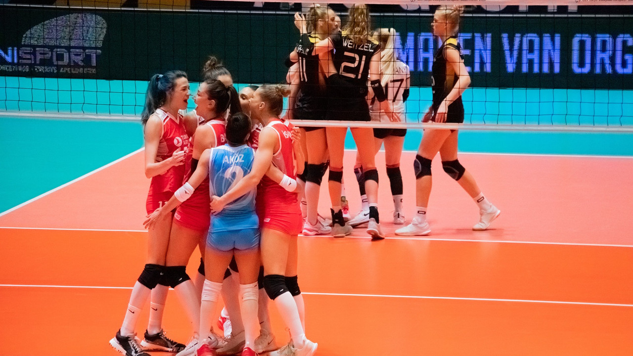 Yeni Akit yazarının hedefinde bu sefer kadın sporcular var