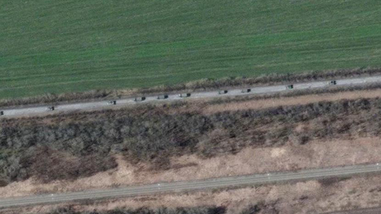 Putin'in 13 kilometrelik ölüm konvoyu uydudan görüntülendi