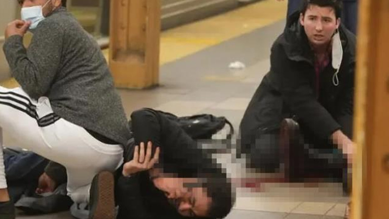 New York metrosunu kana bulayan saldırganın başına ödül konuldu